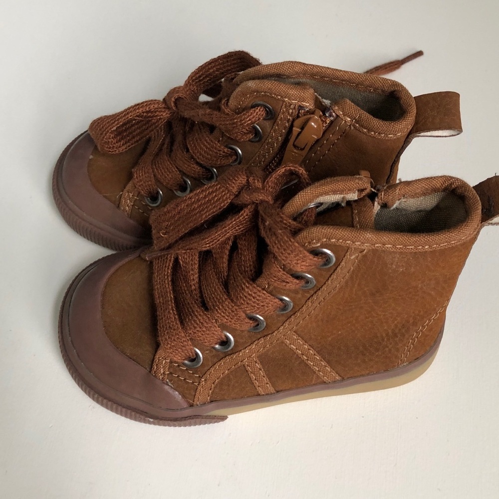 GAP Brown sneaker boot